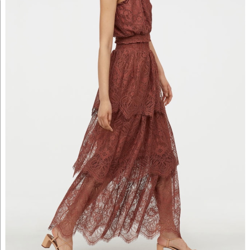 H&M sold out blogger skirt